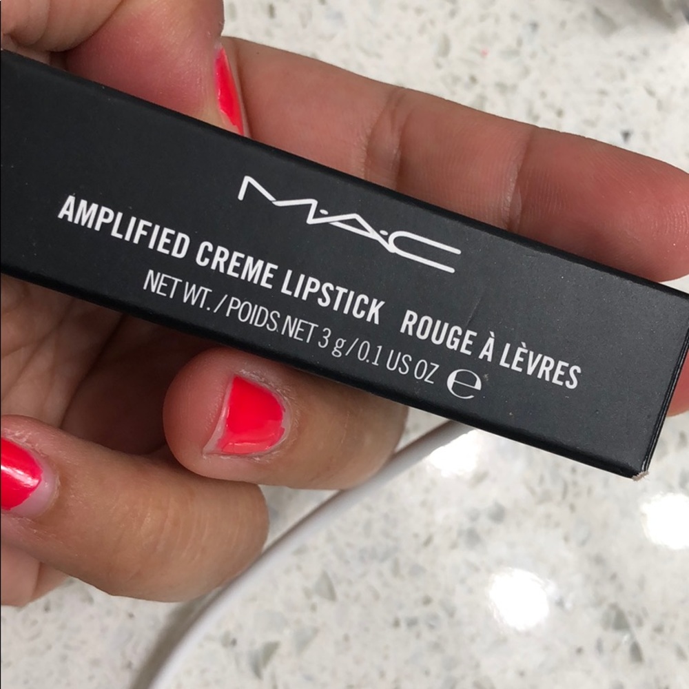 MAC Amplified Creme Lipstick In MORANGE